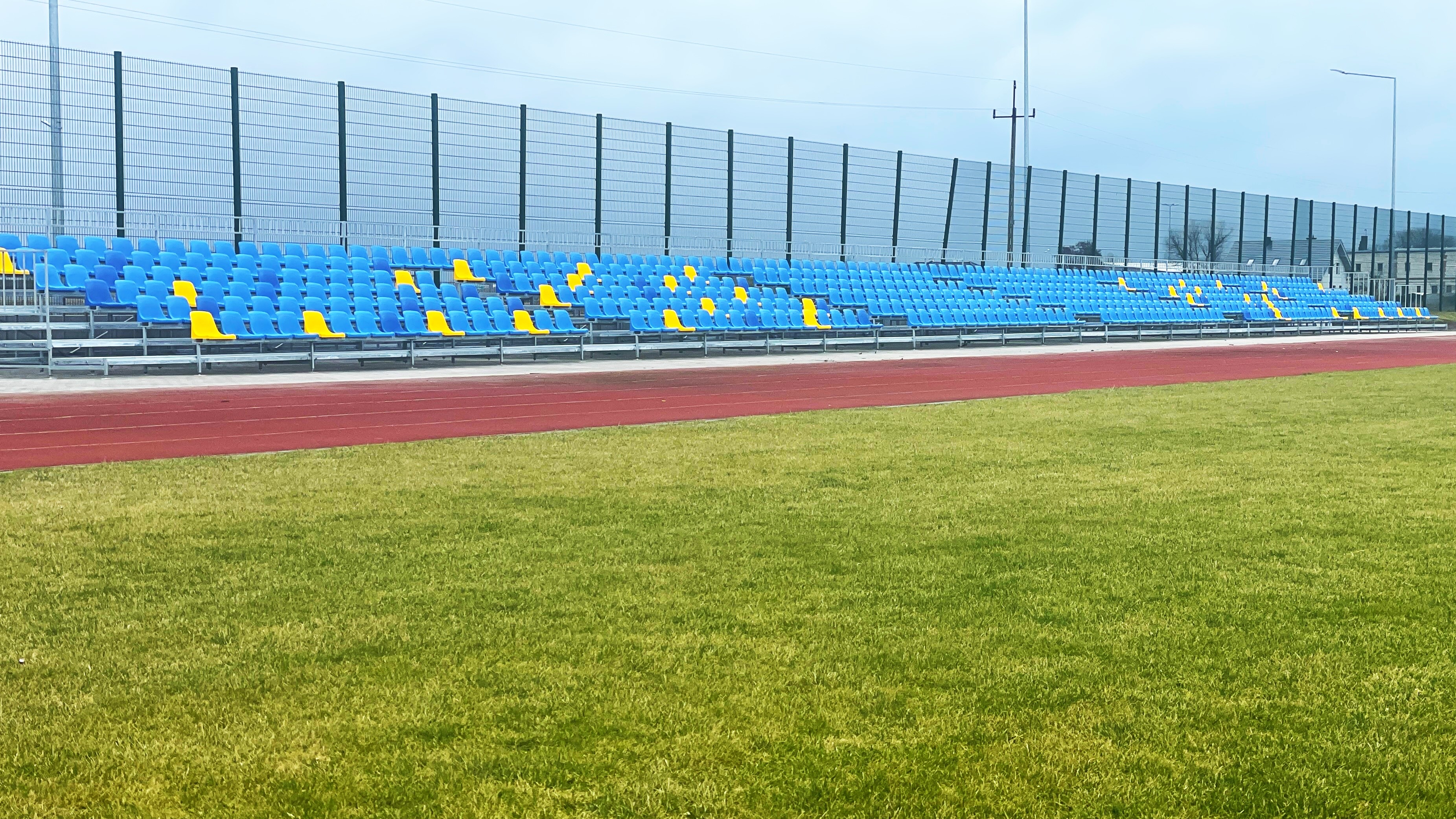 BUDOWA TRYBUN NA STADIONIE GMINNYM W KLESZCZEWIE