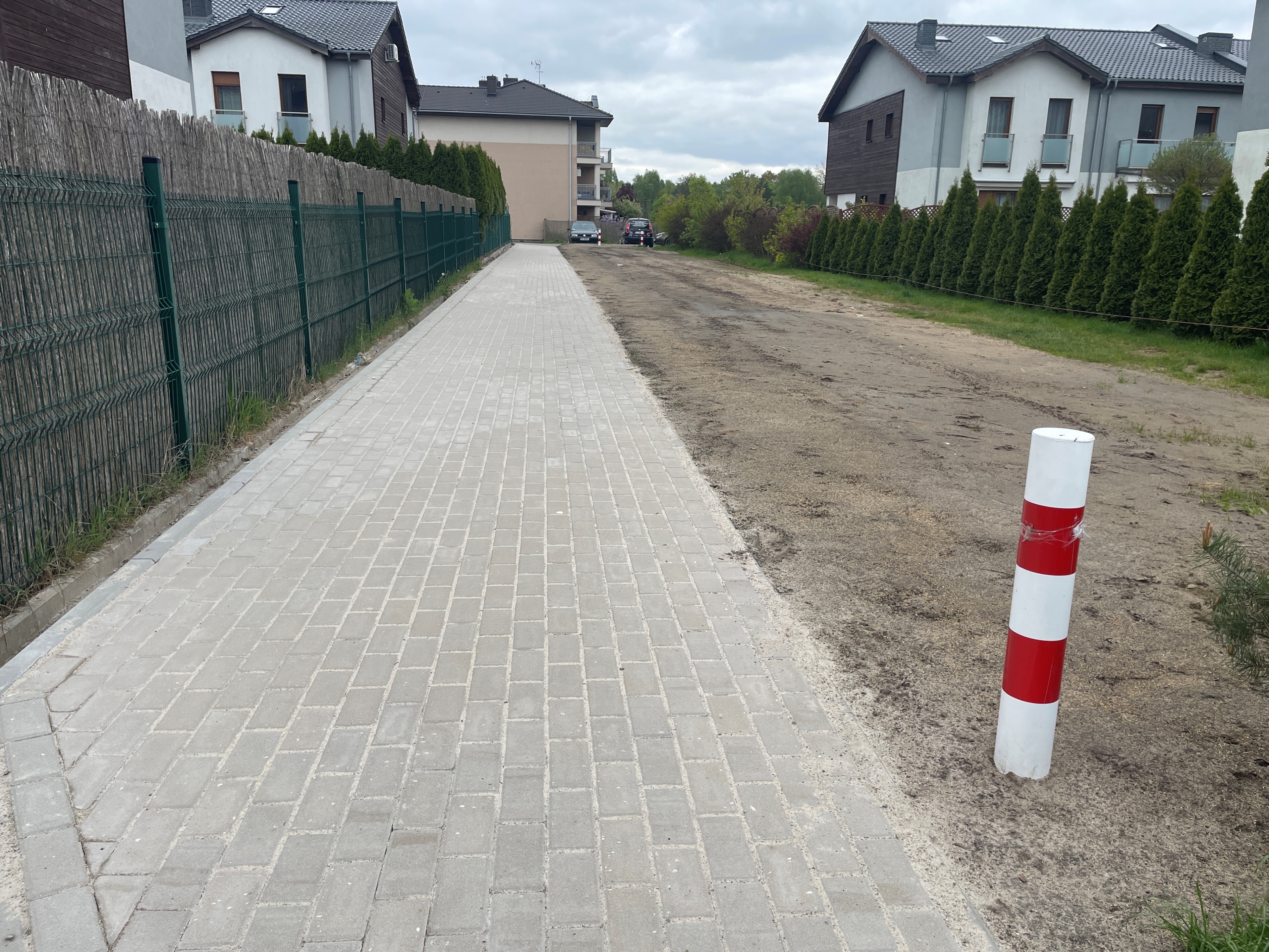BUDOWA CHODNIKÓW NA ULICACH CYNIOWEJ I STOKROTKOWEJ W TULCACH