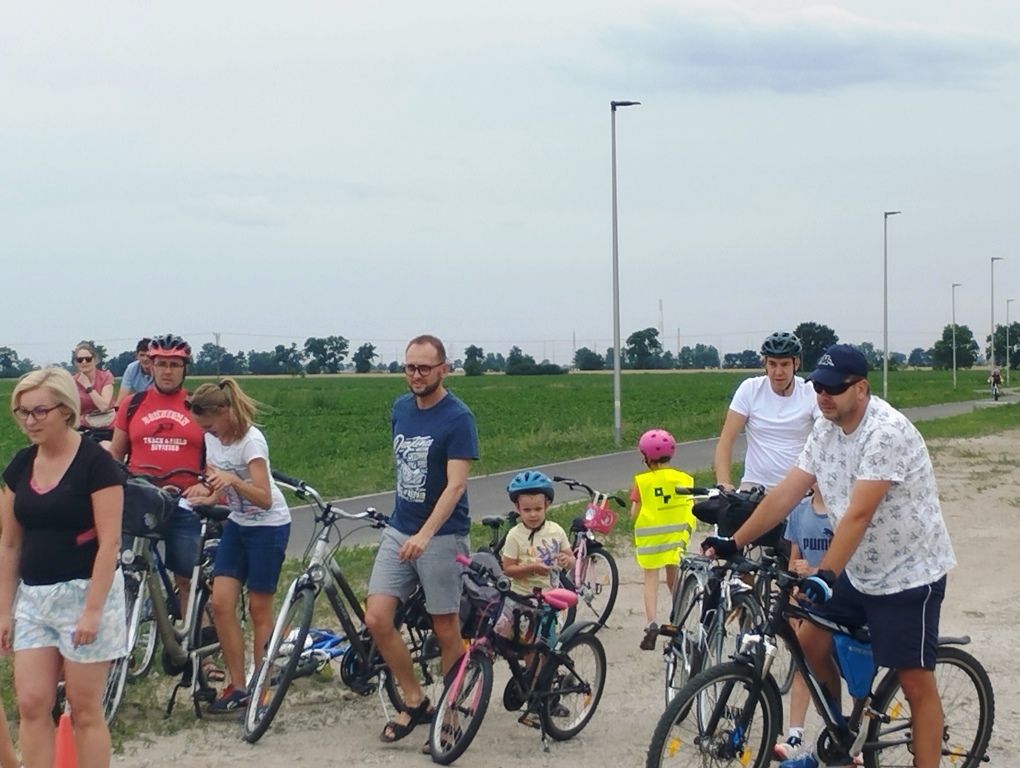 rowerzyści na trasie rajdu 