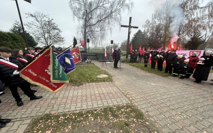 uroczystości przed Tablicą Pamiątkową na cmentarzu w Tulcach 