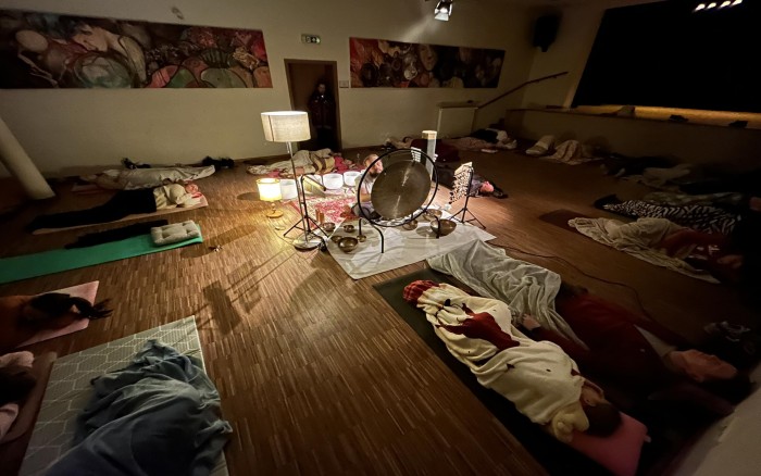masaż dźwiękiem mis tybetańskich