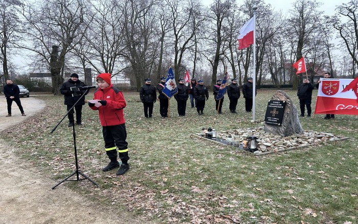 złożenie kwiatów i przemówienia przy płycie pamiątkowej poświęconej Powstańcom w Gowarzewie