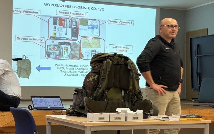szkolenie dla mieszkańców gminy Kleszczewo dot. ochrony ludności i obrony cywilnej zorganizowane w świetlicy wiejskiej w Gowarzewie 
