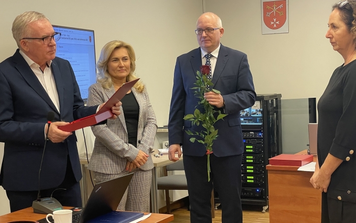od lewej Wójt, Sekretarz Gminy, Przewodniczący Rady Gminy, Katarzyna Niewolna