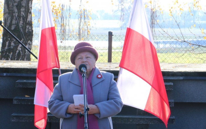 uroczystości przy pamiątkowej tablicy na cmentarzu - przemówienie Pani Haliny Kowalewskiej 