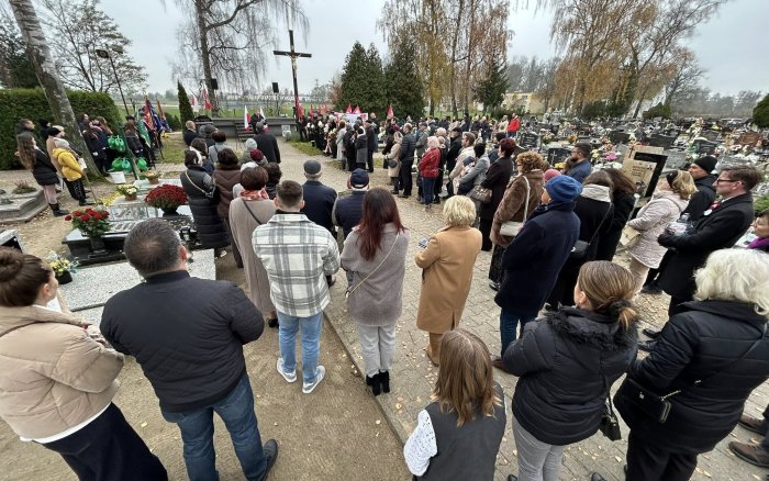 uroczystości przed Tablicą Pamiątkową na cmentarzu w Tulcach 