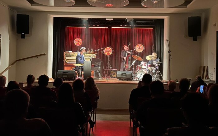  koncert Ares Chadzinikolau z Greek Jazz Trio