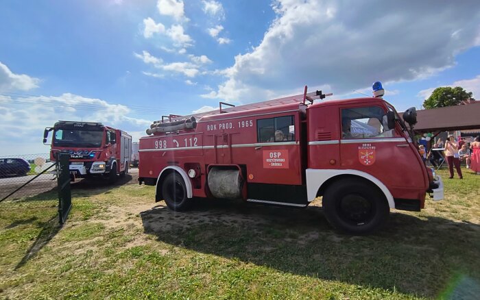 Otwarcie Ekoparku - atrakcje dla uczestników festynu - wozy straży OSP