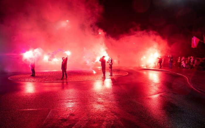 odpalenie rac na rondach w Gowarzewie 