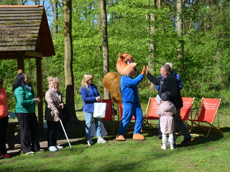 15_sprzątanie_lasu_tuleckiego_fot. J. Borowski