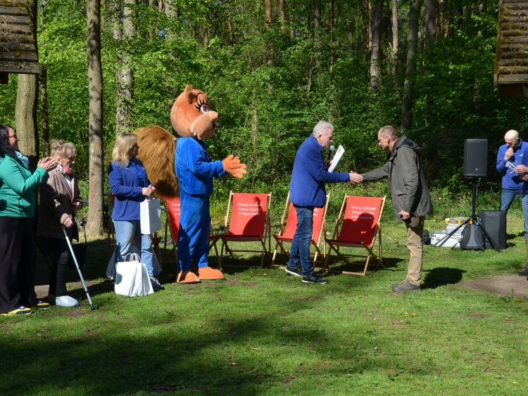 15_sprzątanie_lasu_tuleckiego_fot. J. Borowski